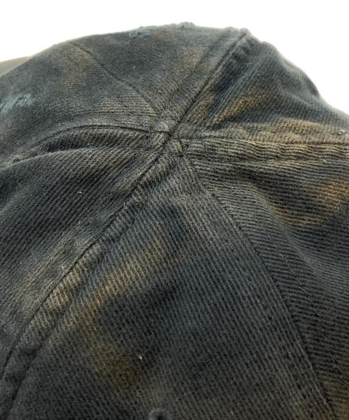 BALENCIAGA（バレンシアガ）BALENCIAGA (バレンシアガ) Destroyed Piercing BB CAP/デストロイ・ピアシング・ビービー・キャップ グレー×レッド サイズ:Lの古着・服飾アイテム