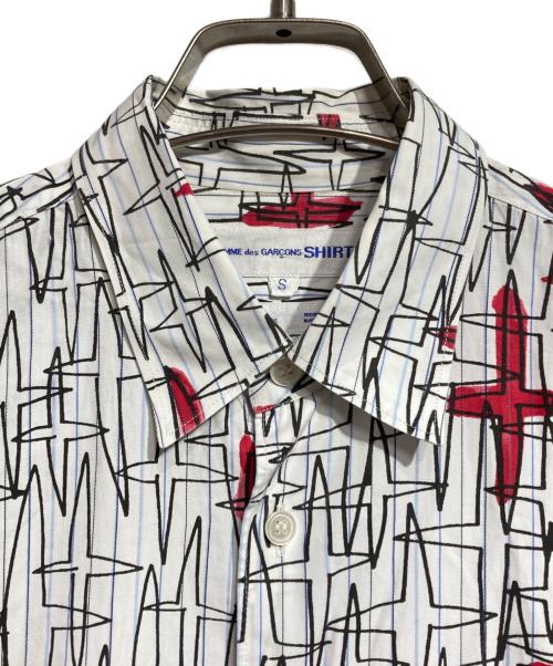 COMME des GARCONS SHIRT（コムデギャルソンシャツ）COMME des GARCONS SHIRT (コムデギャルソンシャツ) クロススタープリントシャツ/Cross Star Print Shirt ホワイト サイズ:Sの古着・服飾アイテム