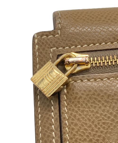 HERMES（エルメス）HERMES (エルメス) ケリー・ポケットコンパクト/Kelly Pocket Compact ブラウンの古着・服飾アイテム