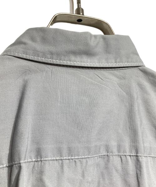 COMME des GARCONS HOMME PLUS（コムデギャルソンオムプリュス）COMME des GARCONS HOMME PLUS (コムデギャルソンオムプリュス) ショートスリーブステッチシャツ/Short-sleeved stitch shirt グレー サイズ:Sの古着・服飾アイテム