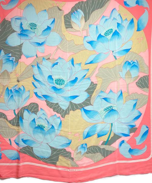 HERMES（エルメス）HERMES (エルメス) カレ140/FLEURS DE LOTUS 蓮の花 ピンク×ブルーの古着・服飾アイテム