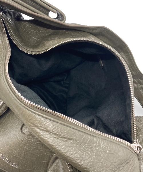 BALENCIAGA（バレンシアガ）BALENCIAGA (バレンシアガ) Superbusy ラージ スリングバッグ/Large Sling Bag オリーブの古着・服飾アイテム