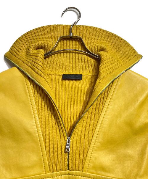 PRADA（プラダ）PRADA (プラダ) レザー切替ハーフジッププルオーバーニット/Leather-Paneled Half-Zip Pullover Knit イエロー サイズ:50の古着・服飾アイテム