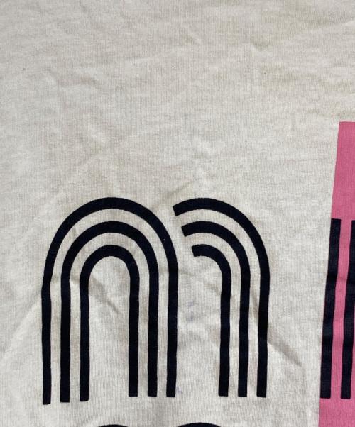 MIU MIU（ミュウミュウ）MIU MIU (ミュウミュウ) CLUBプリントTシャツ ベージュ サイズ:XSの古着・服飾アイテム