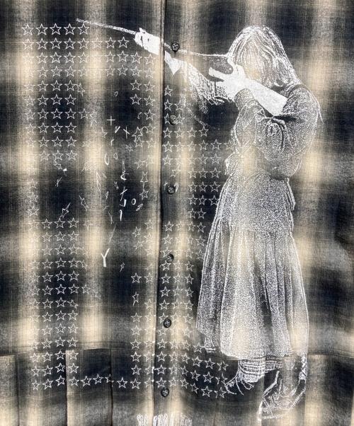 emary（エメリー）emary (エメリー) About a Girl graffiti check shirt/グラフィティチェックシャツ アイボリー×グレー サイズ:Fの古着・服飾アイテム