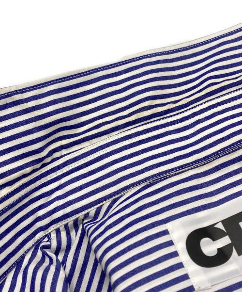 CDG（シーディージー）CDG (シーディージー) バックプリントストライプシャツ/Striped shirt ブルー サイズ:Sの古着・服飾アイテム