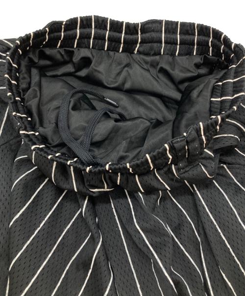 NAMESAKE（ネイムセイク）NAMESAKE (ネイムセイク) Mesh Striped Wide Track Pants/メッシュストライプワイドトラックパンツ ブラック サイズ:Sの古着・服飾アイテム