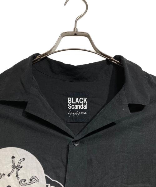 BLACK Scandal Yohji Yamamoto（ブラックスキャンダルヨウジヤマモト）BLACK Scandal Yohji Yamamoto (ブラックスキャンダルヨウジヤマモト) BEAR BRICK (ベアブリック) PRINT SILK SHIRT/プリントシルクシャツ ブラック サイズ:4の古着・服飾アイテム