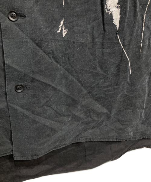 BLACK Scandal Yohji Yamamoto（ブラックスキャンダルヨウジヤマモト）BLACK Scandal Yohji Yamamoto (ブラックスキャンダルヨウジヤマモト) BEAR BRICK (ベアブリック) PRINT SILK SHIRT/プリントシルクシャツ ブラック サイズ:4の古着・服飾アイテム