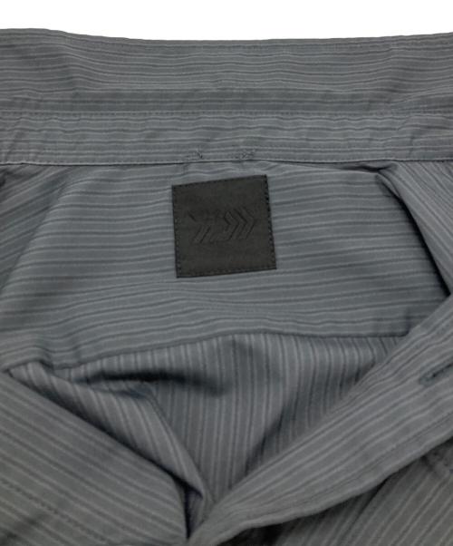 DAIWA PIER39（ダイワ ピア39）DAIWA PIER39 (ダイワ ピア39) TECH REGULAR STRIPE SHIRT L/S/テックレギュラーストライプシャツ グレー サイズ:Sの古着・服飾アイテム