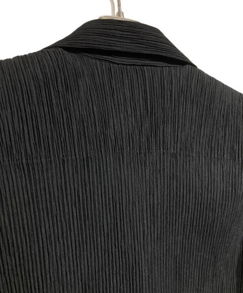 ISSEY MIYAKE（イッセイミヤケ）ISSEY MIYAKE (イッセイミヤケ) プリーツ3Bジャケット/Pleated Jacket ブラック サイズ:2の古着・服飾アイテム