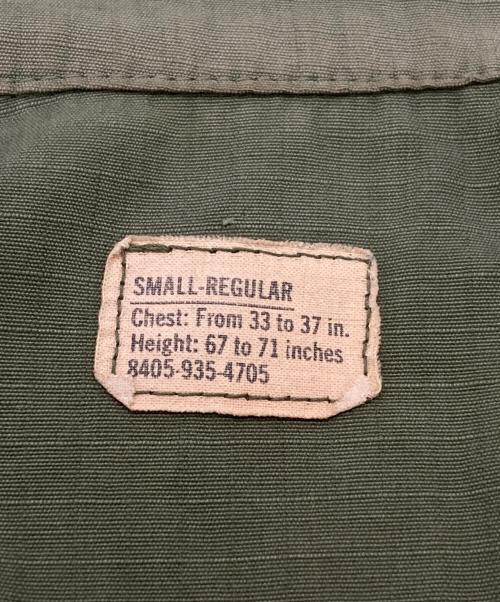 US ARMY（ユーエスアーミー）US ARMY (ユーエスアーミー) 4thタイプジャングルファティーグジャケット/U.S. Army Jungle Fatigue Jacket グリーン サイズ:SMALL-REGULARの古着・服飾アイテム
