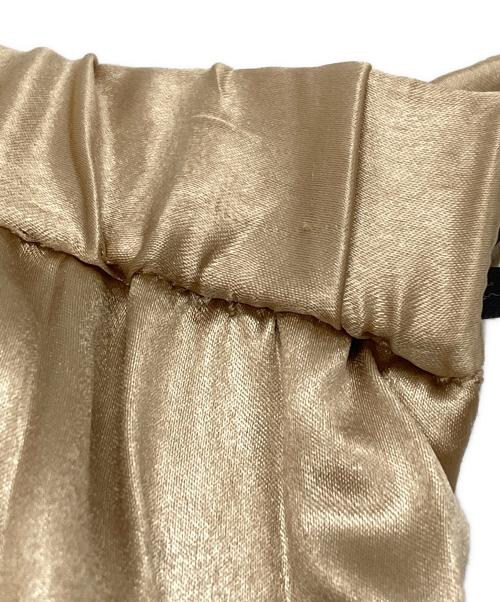 UN3D.（アンスリード）UN3D. (アンスリード) メタリックプリーツスカート/metallic pleated skirt ベージュ サイズ:36の古着・服飾アイテム