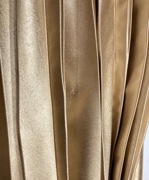 UN3D.（アンスリード）UN3D. (アンスリード) メタリックプリーツスカート/metallic pleated skirt ベージュ サイズ:36の古着・服飾アイテム