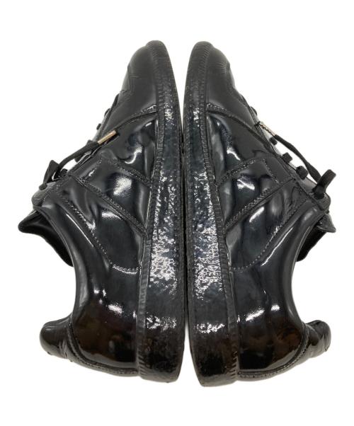 Maison Margiela（メゾンマルジェラ）Maison Margiela (メゾンマルジェラ) パテントジャーマントレーナースニーカー/Patent Leather German Army Trainer Sneakers ブラック サイズ:40の古着・服飾アイテム