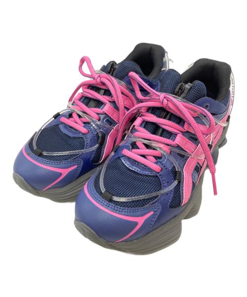 asics（アシックス）asics (アシックス) YOASOBI (ヨアソビ) GEL-KINETIC FLUENT Y/ゲルキネティック フルエント ワイ ネイビー×ピンク サイズ:23.5㎝の古着・服飾アイテム