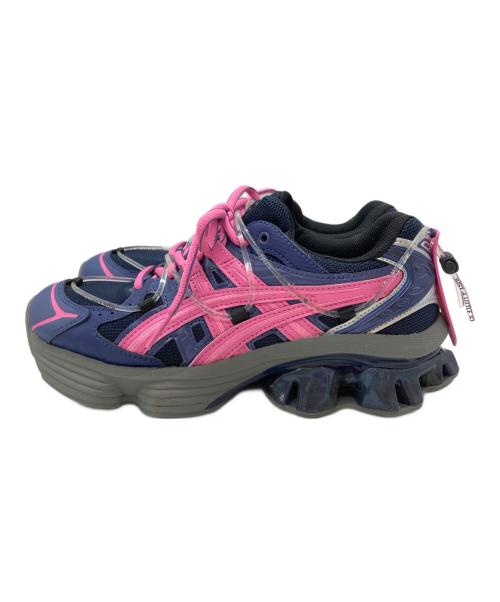 asics（アシックス）asics (アシックス) YOASOBI (ヨアソビ) GEL-KINETIC FLUENT Y/ゲルキネティック フルエント ワイ ネイビー×ピンク サイズ:23.5㎝の古着・服飾アイテム