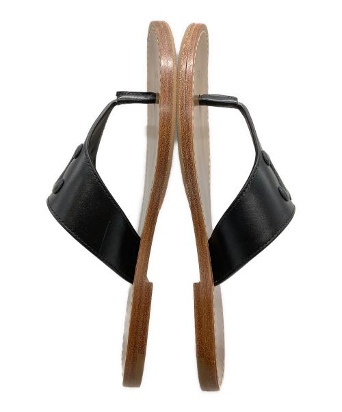 CELINE（セリーヌ）CELINE (セリーヌ) トリオンフフラットサンダル/Triomphe flat sandals ブラック サイズ:37の古着・服飾アイテム