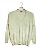 MIU MIUミュウミュウ）の古着「エンボスロゴVネックカシミヤニット/Cashmere knit」｜グリーン
