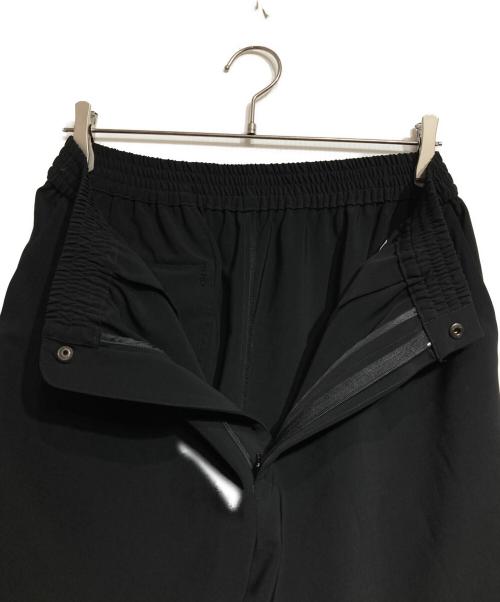 HYKE（ハイク）HYKE (ハイク) テーパードスラックス/Tapered slacks ブラック サイズ:4の古着・服飾アイテム