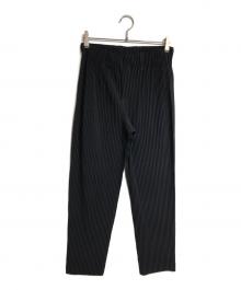 HOMME PLISSE ISSEY MIYAKE（オム プリッセ イッセイ ミヤケ）の古着「BASICSプリーツパンツ」｜ブラック