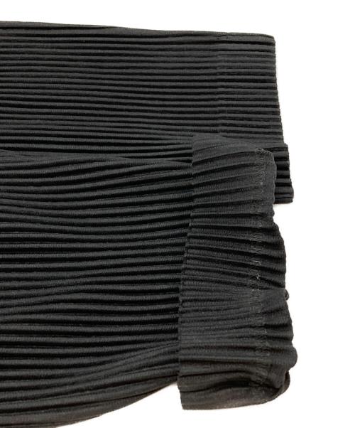 HOMME PLISSE ISSEY MIYAKE（オム プリッセ イッセイ ミヤケ）HOMME PLISSE ISSEY MIYAKE (オム プリッセ イッセイ ミヤケ) BASICSプリーツパンツ ブラック サイズ:2の古着・服飾アイテム