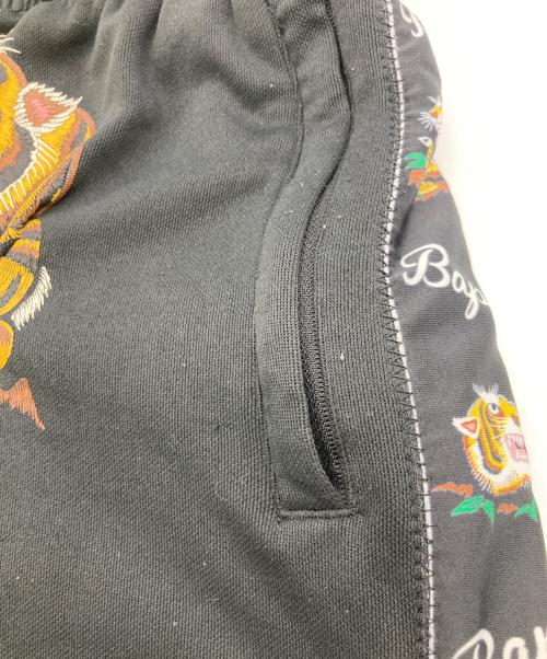 A BATHING APE（アベイシングエイプ）A BATHING APE (アベイシングエイプ) タイガープリント トラックパンツ ブラック サイズ:Mの古着・服飾アイテム