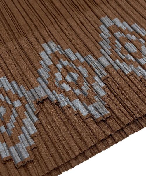 PLEATS PLEASE（プリーツプリーズ）PLEATS PLEASE (プリーツプリーズ) 幾何学プリントプリーツスカート / Geometric print pleated skirt ブラウン サイズ:3の古着・服飾アイテム