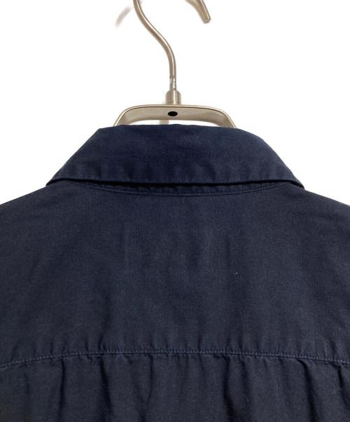 COMME des GARCONS HOMME PLUS EVERGREEN（コムデギャルソンオムプリュスエバーグリーン）COMME des GARCONS HOMME PLUS EVERGREEN ガーメントダイフロントスタッズシャツ/Garment-dyed front studded shirt ネイビー サイズ:SSの古着・服飾アイテム