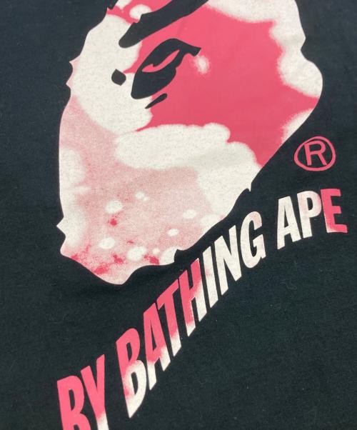 BAPE BY A BATHING APE（ベイプバイアベイシングエイプ）BAPE BY A BATHING APE (ベイプバイアベイシングエイプ) グラフィック Tシャツ ピンク×ブラック サイズ:Sの古着・服飾アイテム