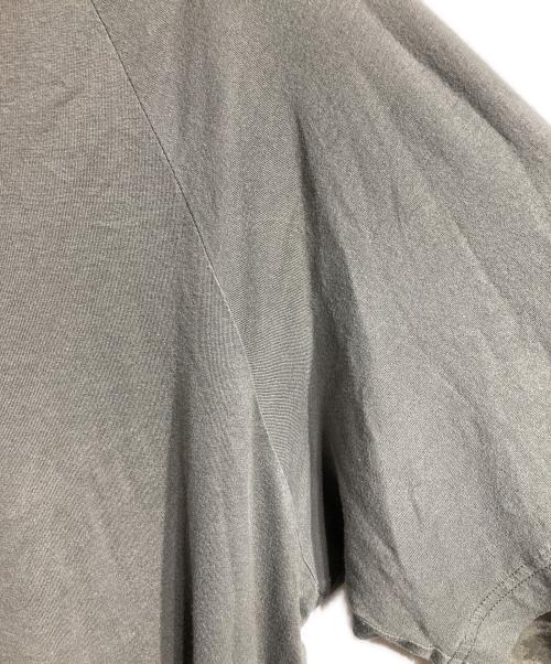 YOHJI YAMAMOTO（ヨウジヤマモト）YOHJI YAMAMOTO (ヨウジヤマモト) Vネックネイヤードカットソー/Layered V-neck cut and sewn グレー サイズ:3の古着・服飾アイテム