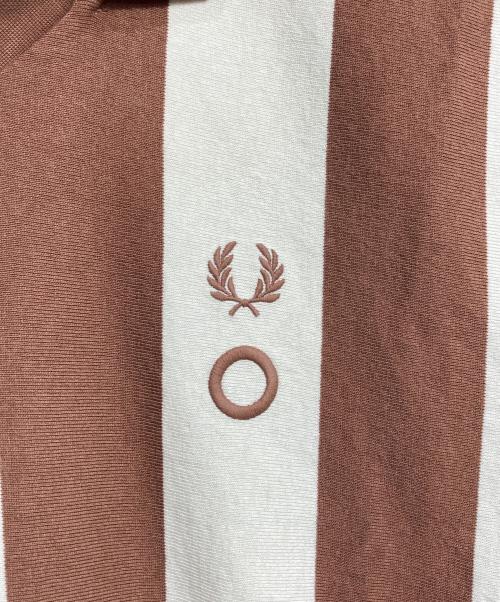 FRED PERRY（フレッドペリー）FRED PERRY (フレッドペリー) CRAIG GREEN (クレイグ グリーン) ストライプポロシャツ/Striped polo shirt ブラウン サイズ:XLの古着・服飾アイテム