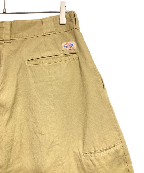 Dickies（ディッキーズ）Dickies (ディッキーズ) JOURNAL STANDARD (ジャーナルスタンダード) 別注 ODD SHAPE SHORTS ベージュ サイズ:Lの古着・服飾アイテム