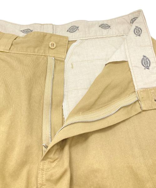 Dickies（ディッキーズ）Dickies (ディッキーズ) JOURNAL STANDARD (ジャーナルスタンダード) 別注 ODD SHAPE SHORTS ベージュ サイズ:Lの古着・服飾アイテム