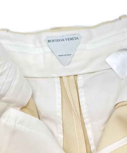 BOTTEGA VENETA（ボッテガベネタ）BOTTEGA VENETA (ボッテガベネタ) タックワイドバギーショーツ アイボリー サイズ:38の古着・服飾アイテム