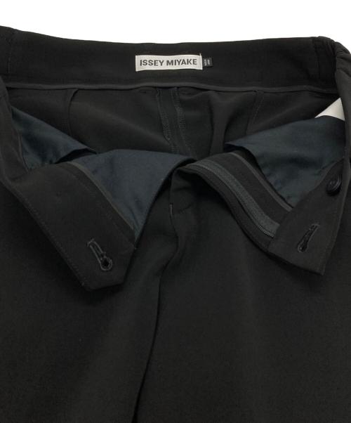 ISSEY MIYAKE（イッセイミヤケ）ISSEY MIYAKE (イッセイミヤケ) ストレートスリットパンツ/Straight slit pants ブラック サイズ:1の古着・服飾アイテム