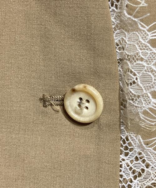 anuans（アニュアンス）anuans (アニュアンス) レーストリムノーカラージャケット/Lace-trimmed collarless jacket ベージュ サイズ:Fの古着・服飾アイテム