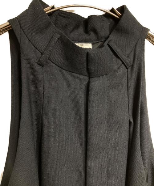 noir kei ninomiya（ノワール ケイ ニノミヤ）noir kei ninomiya (ノワール ケイ ニノミヤ) ベルト付きウールボトムックデザインオールインワン/Belted wool bottom-style all-in-one ブラック サイズ:XSの古着・服飾アイテム