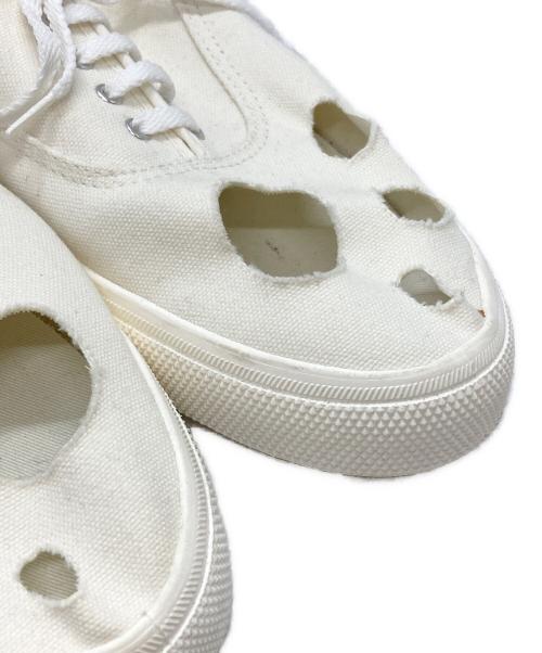 COMME des GARCONS HOMME PLUS（コムデギャルソンオムプリュス）COMME des GARCONS HOMME PLUS (コムデギャルソンオムプリュス) ホールカットスニーカー/HOLE CUT SNEAKER ホワイト サイズ:27.5㎝の古着・服飾アイテム