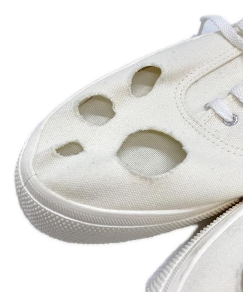 COMME des GARCONS HOMME PLUS（コムデギャルソンオムプリュス）COMME des GARCONS HOMME PLUS (コムデギャルソンオムプリュス) ホールカットスニーカー/HOLE CUT SNEAKER ホワイト サイズ:27.5㎝の古着・服飾アイテム