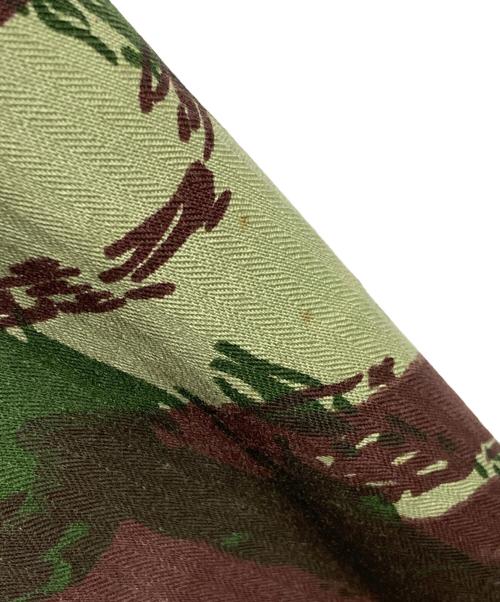USED（ユーズド）USED (ユーズド) リザードカモミリタリーフィールドジャケット/Lizard Camo Military Field Jacket ブラウン×グリーン サイズ:Freeの古着・服飾アイテム