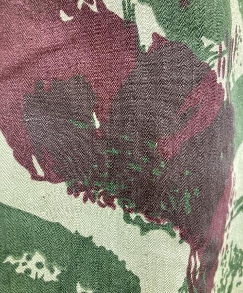 USED（ユーズド）USED (ユーズド) リザードカモミリタリーフィールドジャケット/Lizard Camo Military Field Jacket ブラウン×グリーン サイズ:Freeの古着・服飾アイテム