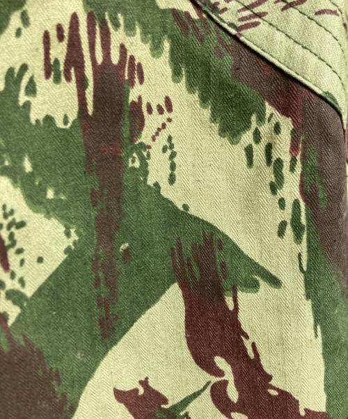 USED（ユーズド）USED (ユーズド) リザードカモミリタリーフィールドジャケット/Lizard Camo Military Field Jacket ブラウン×グリーン サイズ:Freeの古着・服飾アイテム