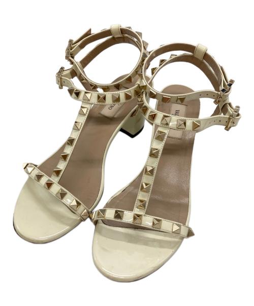 VALENTINO GARAVANI（ヴァレンティノ・ガラヴァーニ）VALENTINO GARAVANI (ヴァレンティノ・ガラヴァーニ) ロックススタッズサンダル/Rockstud sandals ベージュ サイズ:23.5cmの古着・服飾アイテム