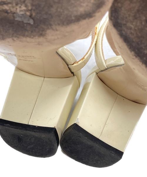 VALENTINO GARAVANI（ヴァレンティノ・ガラヴァーニ）VALENTINO GARAVANI (ヴァレンティノ・ガラヴァーニ) ロックススタッズサンダル/Rockstud sandals ベージュ サイズ:23.5cmの古着・服飾アイテム