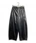 Adam et Rope（アダム エ ロペ）の古着「グロスボンディングコクーンパンツ/Gloss-finish bonded cocoon pants」｜ブラック