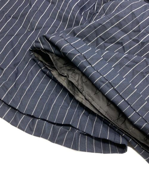 stussy（ステューシー）stussy (ステューシー) 24SS/VOLUME PLEATED SHORT WRINKLED STRIPE ネイビー サイズ:30の古着・服飾アイテム