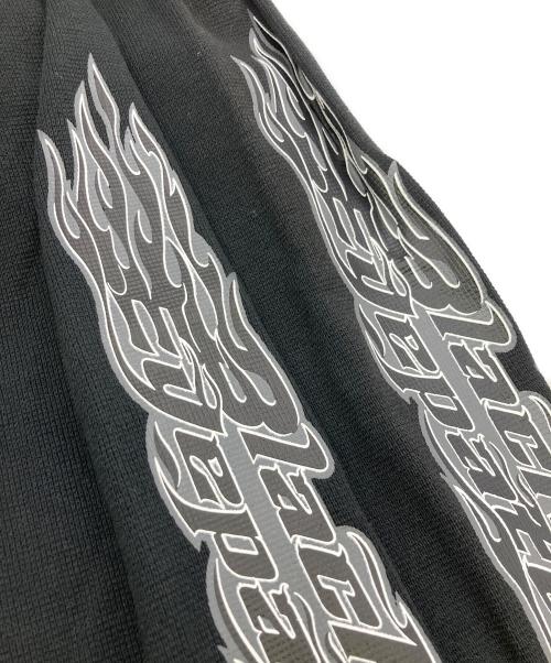 BlackEyePatch（ブラックアイパッチ）BlackEyePatch FLAME LOGO THERMAL L/S TEE BLACK FLAME LOGO THERMAL L/S TEE BLACK FLAME LOGO THERMAL L/S TEE BLACK サイズ:Lの古着・服飾アイテム