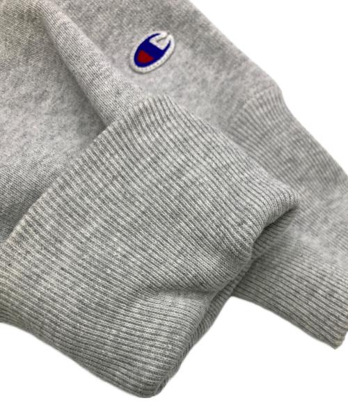 BlackEyePatch（ブラックアイパッチ）BlackEyePatch (ブラックアイパッチ) Champion (チャンピオン) OG LABEL CREW SWEAT ライトグレー サイズ:Sの古着・服飾アイテム