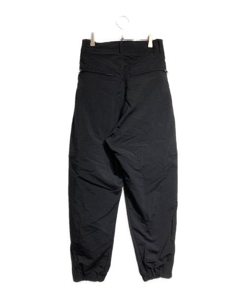 JULIUS（ユリウス）JULIUS (ユリウス) ジップミリタリーパンツ/zip cargo pants ブラック サイズ:1の古着・服飾アイテム